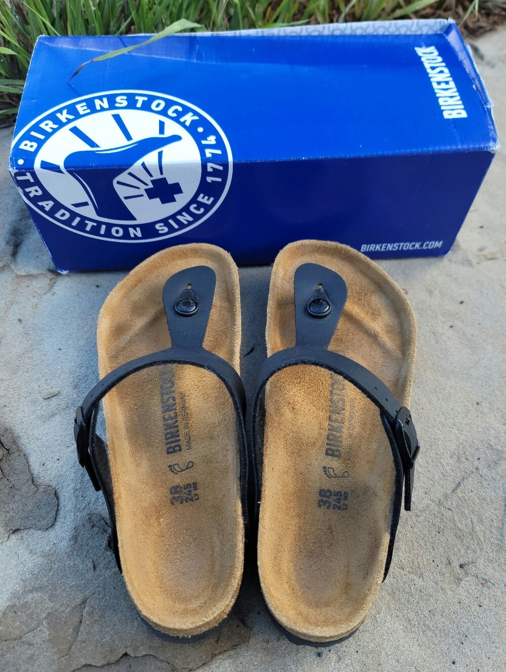 Birkenstock Women's Black Gizeh Thong Sandals (size 38) - Picture 7 of 8